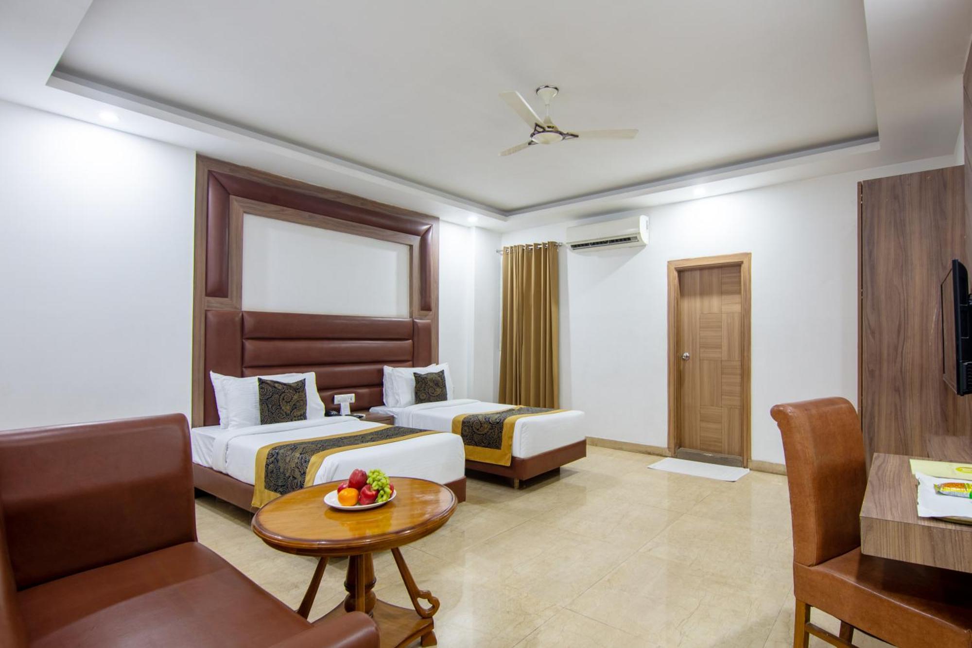 Hotel Lohmod At National Highway 8 - Free Airport Transffer New Delhi Exterior photo